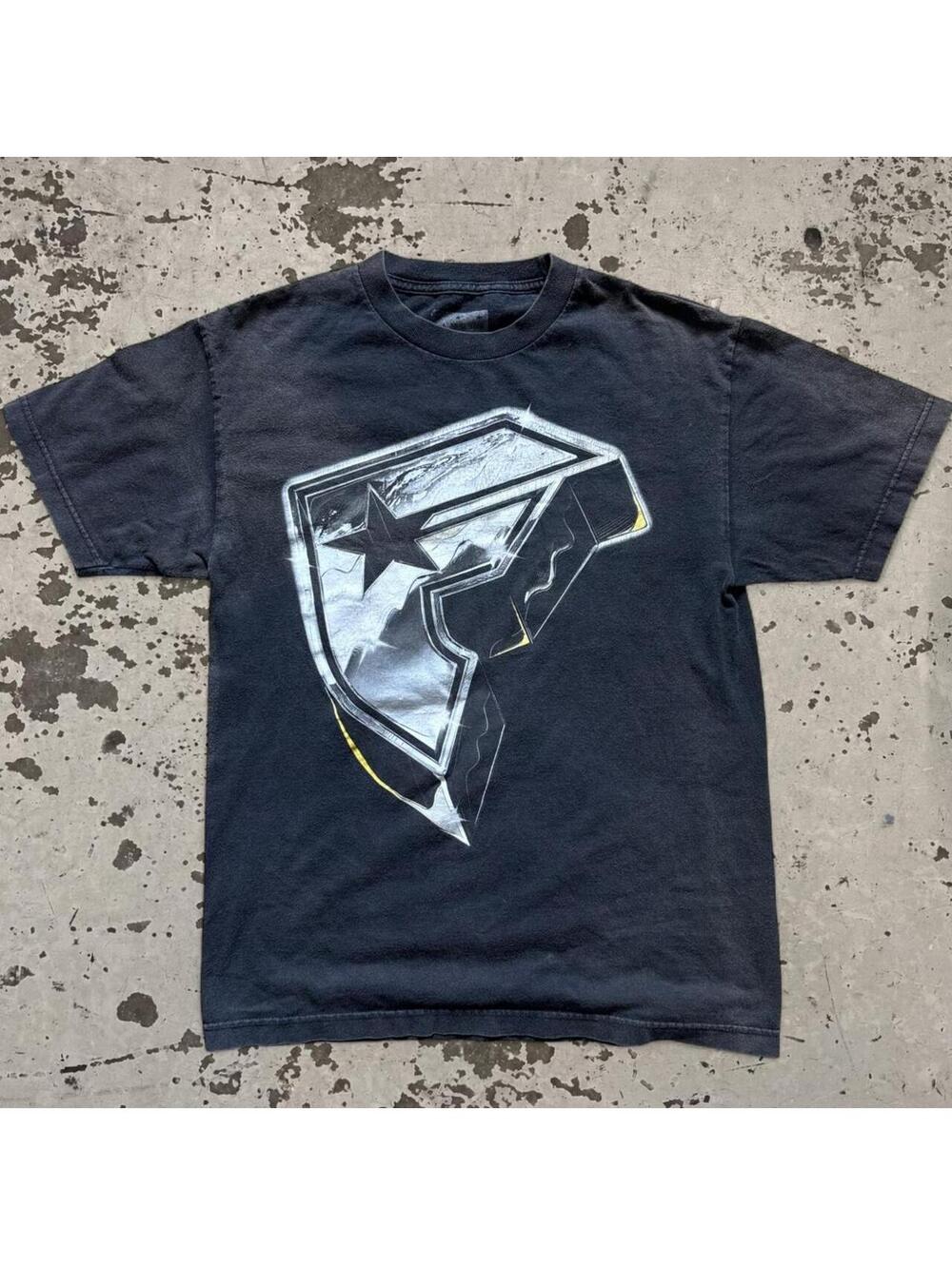 Y2K Famous Stars and Straps black cotton t-shirt
